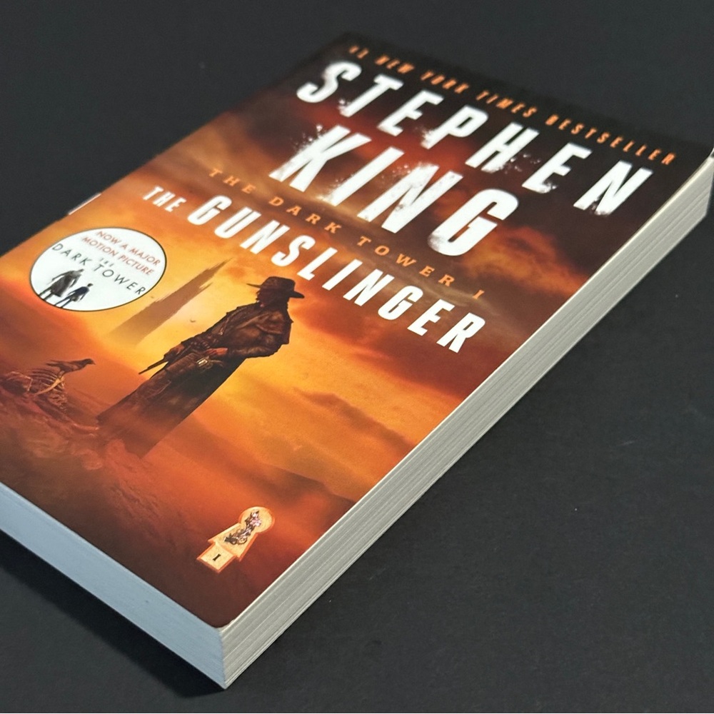 The Gunslinger by Stephen King | Fiction, Western, Horror | Paperback Book - Picture 5 of 10